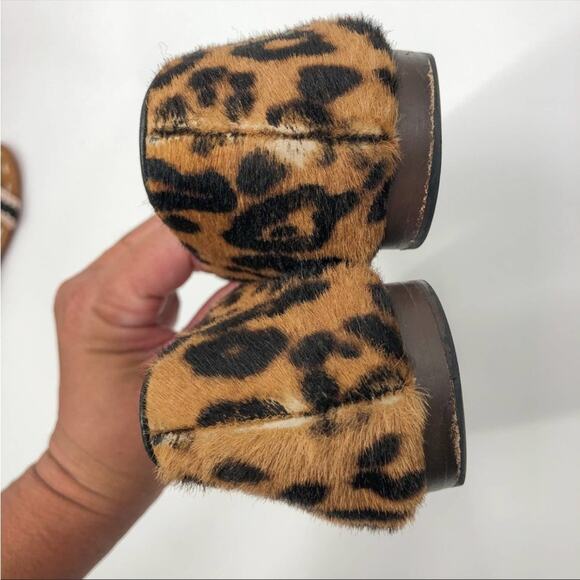 Veronica Beard Griffin Flat Loafers in Leopard Size 36.5 Leather Cowhide - Picture 4 of 7